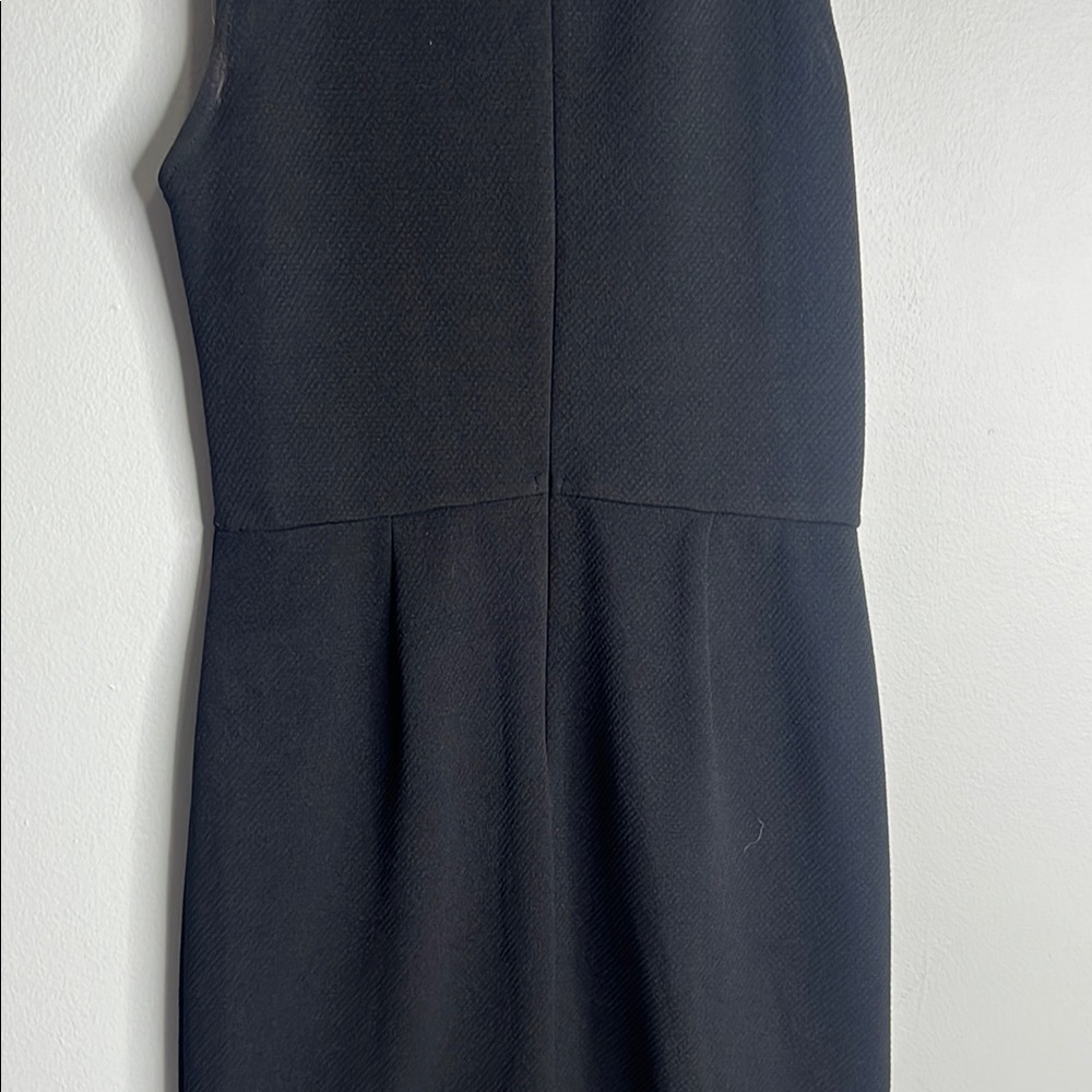 Elegant Black Sleeveless Dress - Picture 7 of 8